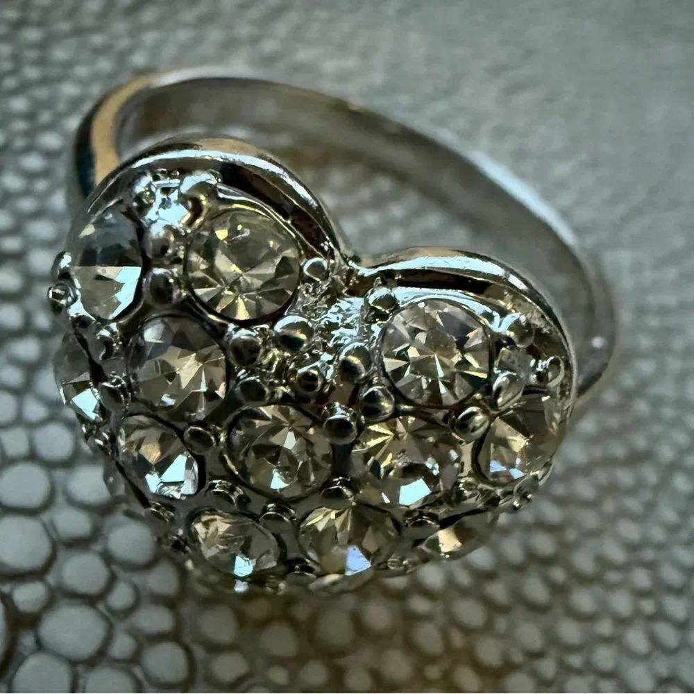 Silver Heart Rhinestone Statement Ring Size 9 Romantic Sparkle - Picture 14 of 16
